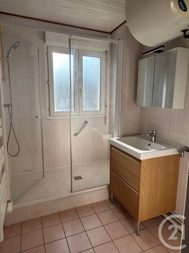 Appartement 3 pièces à louer - 3 pièces - 66.89 m2 - AVON - 77 - ILE-DE-FRANCE - Century 21 Agence Babut