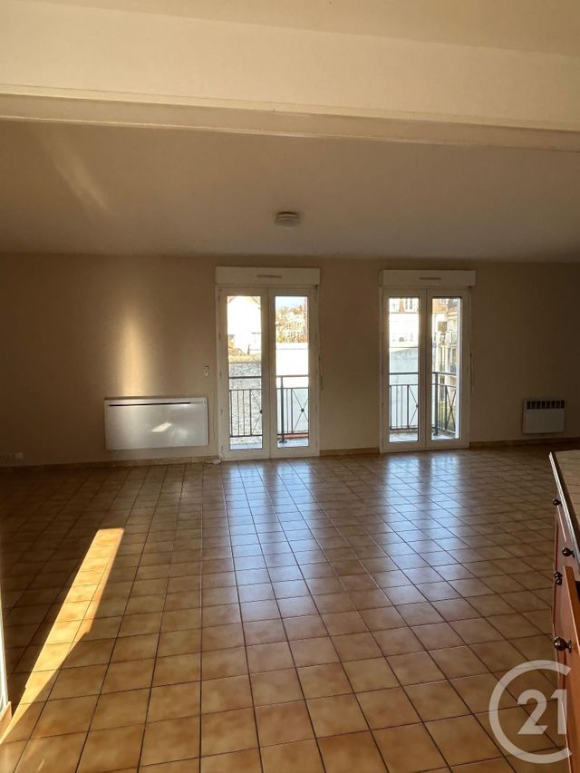 Appartement 3 pièces à louer - 3 pièces - 66.89 m2 - AVON - 77 - ILE-DE-FRANCE - Century 21 Agence Babut