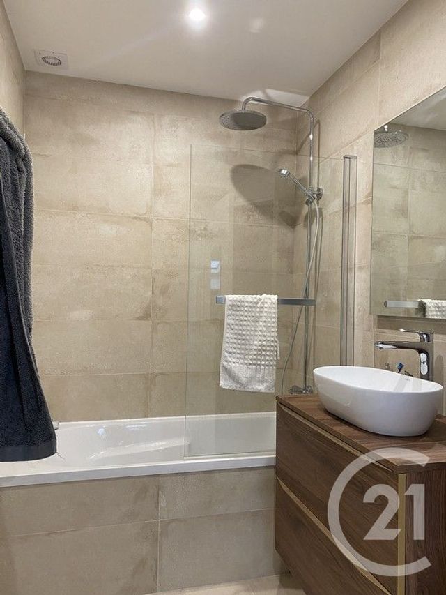 Appartement 3 pièces à louer - 3 pièces - 52.66 m2 - FONTAINEBLEAU - 77 - ILE-DE-FRANCE - Century 21 Agence Babut