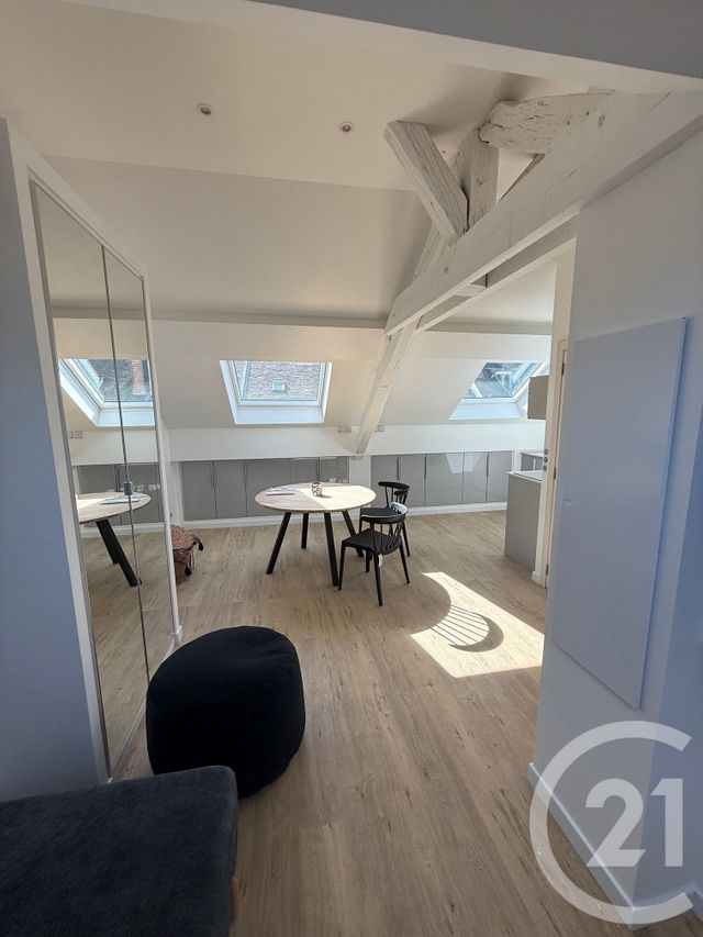 Appartement Studio à louer - 1 pièce - 21.71 m2 - FONTAINEBLEAU - 77 - ILE-DE-FRANCE - Century 21 Agence Babut