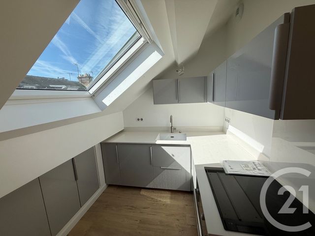 Appartement Studio à louer - 1 pièce - 21.71 m2 - FONTAINEBLEAU - 77 - ILE-DE-FRANCE - Century 21 Agence Babut