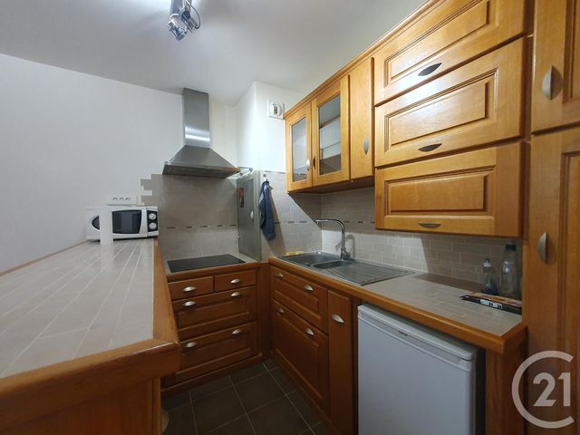 Appartement Studio à louer - 1 pièce - 28.7 m2 - FONTAINEBLEAU - 77 - ILE-DE-FRANCE - Century 21 Agence Babut