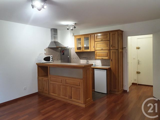 Appartement Studio à louer - 1 pièce - 28.7 m2 - FONTAINEBLEAU - 77 - ILE-DE-FRANCE - Century 21 Agence Babut