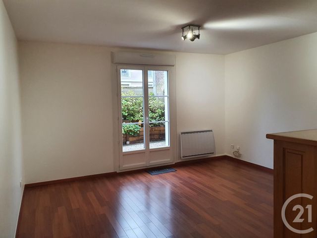 Appartement Studio à louer - 1 pièce - 28.7 m2 - FONTAINEBLEAU - 77 - ILE-DE-FRANCE - Century 21 Agence Babut
