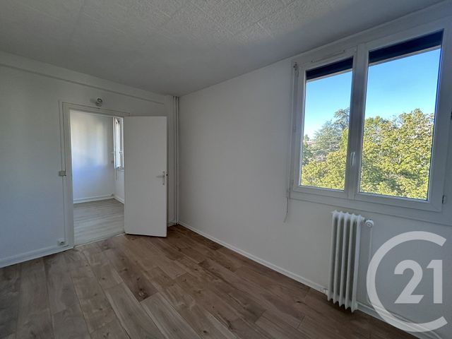 Appartement 3 pièces à louer - 3 pièces - 49.98 m2 - AVON - 77 - ILE-DE-FRANCE - Century 21 Agence Babut