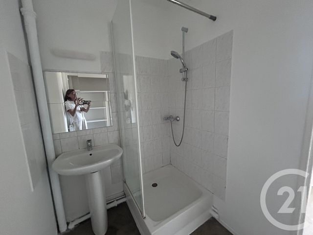 Appartement 3 pièces à louer - 3 pièces - 49.98 m2 - AVON - 77 - ILE-DE-FRANCE - Century 21 Agence Babut