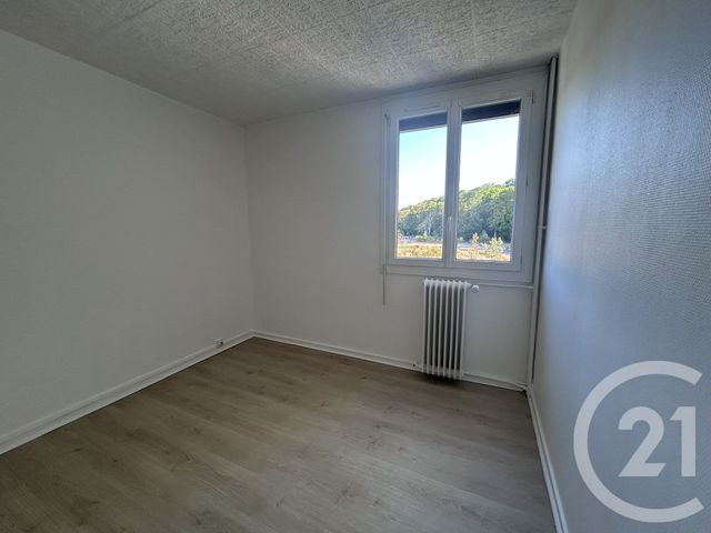Appartement 3 pièces à louer - 3 pièces - 49.98 m2 - AVON - 77 - ILE-DE-FRANCE - Century 21 Agence Babut