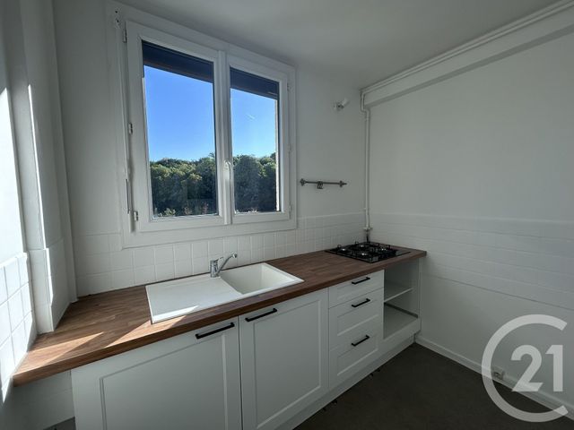 Appartement 3 pièces à louer - 3 pièces - 49.98 m2 - AVON - 77 - ILE-DE-FRANCE - Century 21 Agence Babut