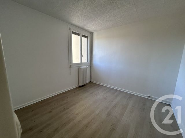 Appartement 3 pièces à louer - 3 pièces - 49.98 m2 - AVON - 77 - ILE-DE-FRANCE - Century 21 Agence Babut