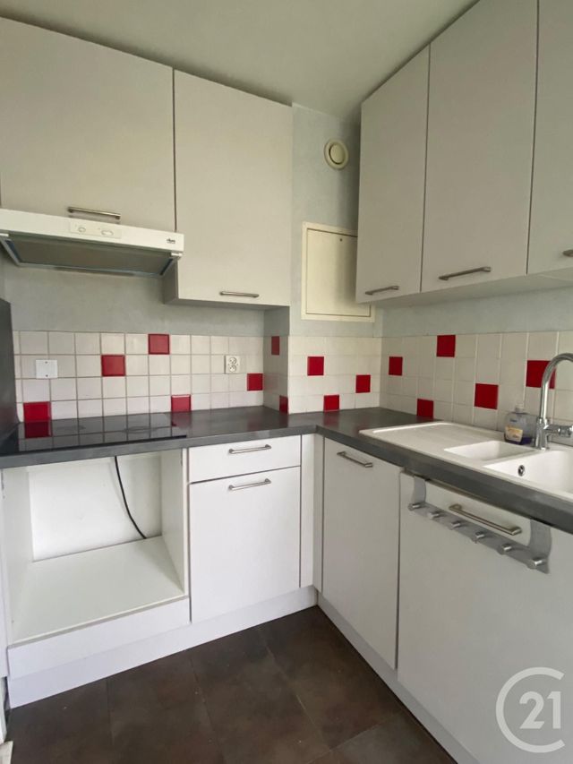 Appartement 2 pièces à louer - 2 pièces - 48.54 m2 - AVON - 77 - ILE-DE-FRANCE - Century 21 Agence Babut