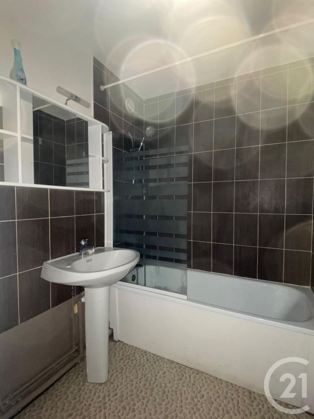 Appartement 2 pièces à louer - 2 pièces - 48.54 m2 - AVON - 77 - ILE-DE-FRANCE - Century 21 Agence Babut