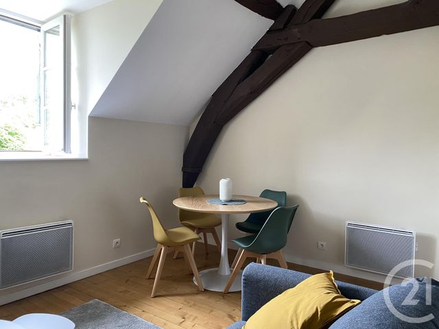 Appartement 2 pièces à louer - 2 pièces - 38.22 m2 - FONTAINEBLEAU - 77 - ILE-DE-FRANCE - Century 21 Agence Babut