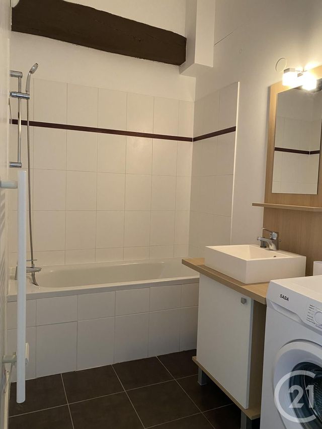 Appartement 2 pièces à louer - 2 pièces - 38.22 m2 - FONTAINEBLEAU - 77 - ILE-DE-FRANCE - Century 21 Agence Babut