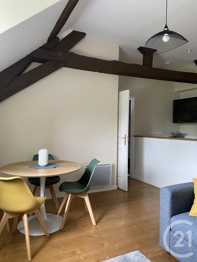 Appartement 2 pièces à louer - 2 pièces - 38.22 m2 - FONTAINEBLEAU - 77 - ILE-DE-FRANCE - Century 21 Agence Babut