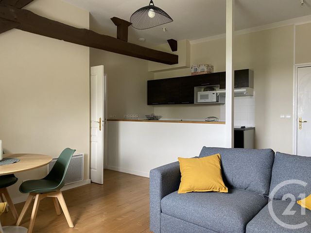Appartement 2 pièces à louer - 2 pièces - 38.22 m2 - FONTAINEBLEAU - 77 - ILE-DE-FRANCE - Century 21 Agence Babut