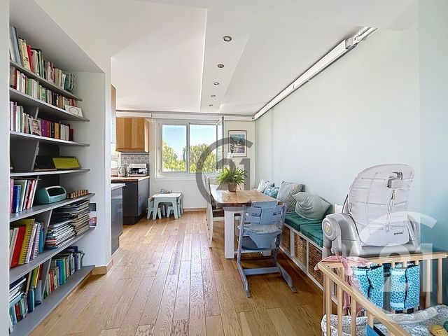 Appartement 5 pieces à louer - 5 pièces - 80.8 m2 - FONTAINEBLEAU - 77 - ILE-DE-FRANCE - Century 21 Agence Babut