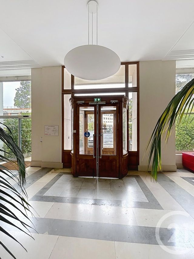 Appartement 3 pièces à vendre - 3 pièces - 45.57 m2 - AVON - 77 - ILE-DE-FRANCE - Century 21 Agence Babut