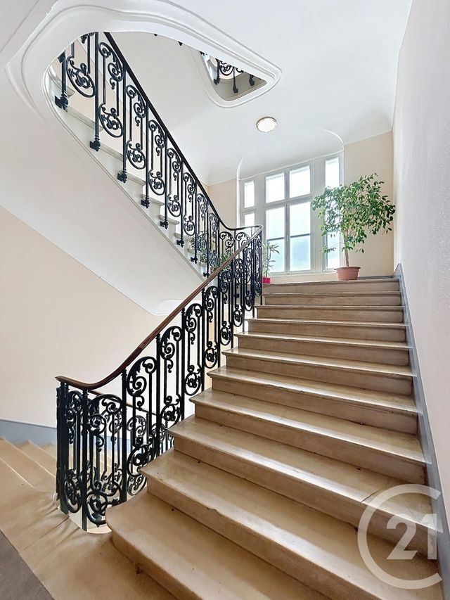 Appartement 3 pièces à vendre - 3 pièces - 45.57 m2 - AVON - 77 - ILE-DE-FRANCE - Century 21 Agence Babut