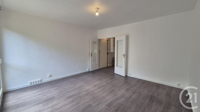 Appartement T3 à louer - 3 pièces - 61.46 m2 - AVON - 77 - ILE-DE-FRANCE - Century 21 Agence Babut