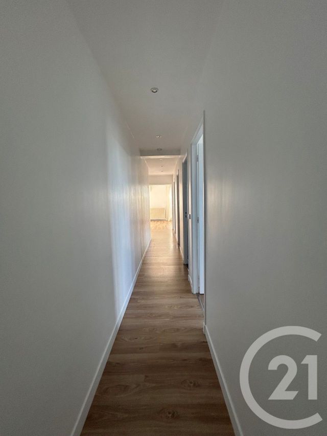 Appartement 4 pièces à louer - 4 pièces - 80.93 m2 - AVON - 77 - ILE-DE-FRANCE - Century 21 Agence Babut