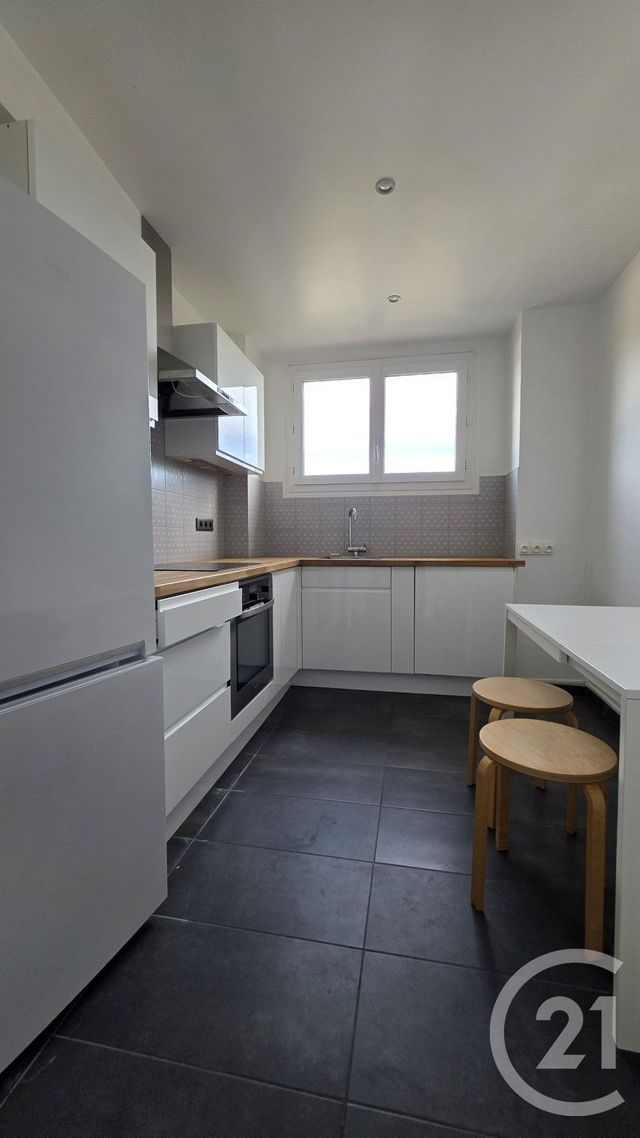 Appartement 4 pièces à louer - 4 pièces - 80.93 m2 - AVON - 77 - ILE-DE-FRANCE - Century 21 Agence Babut