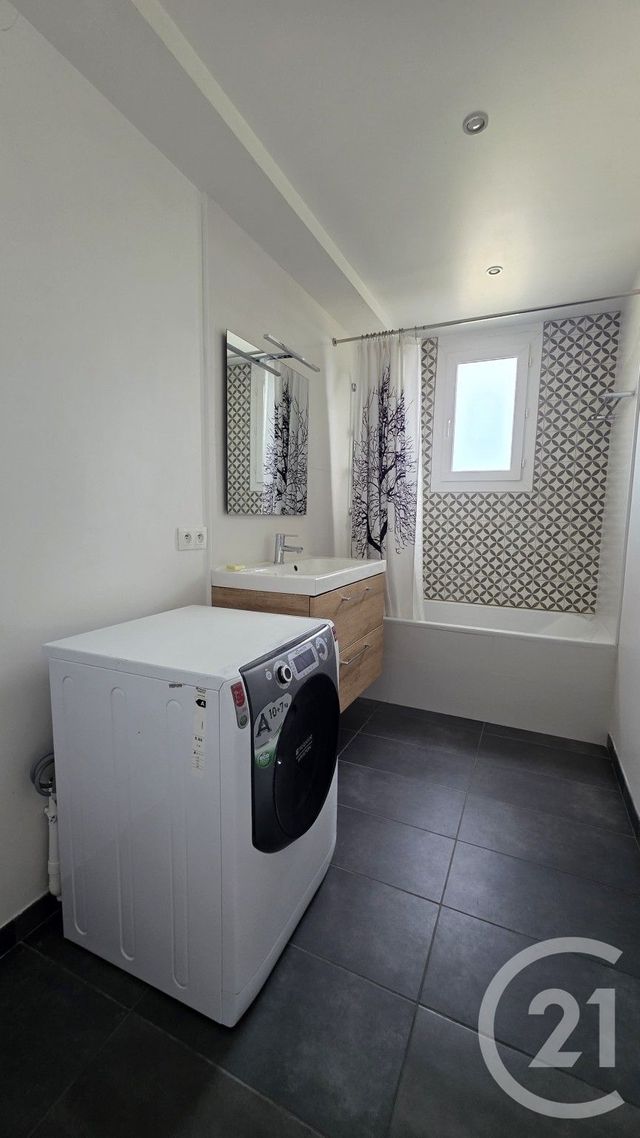 Appartement 4 pièces à louer - 4 pièces - 80.93 m2 - AVON - 77 - ILE-DE-FRANCE - Century 21 Agence Babut