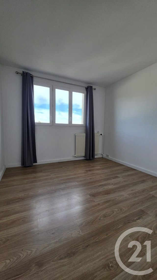 Appartement 4 pièces à louer - 4 pièces - 80.93 m2 - AVON - 77 - ILE-DE-FRANCE - Century 21 Agence Babut