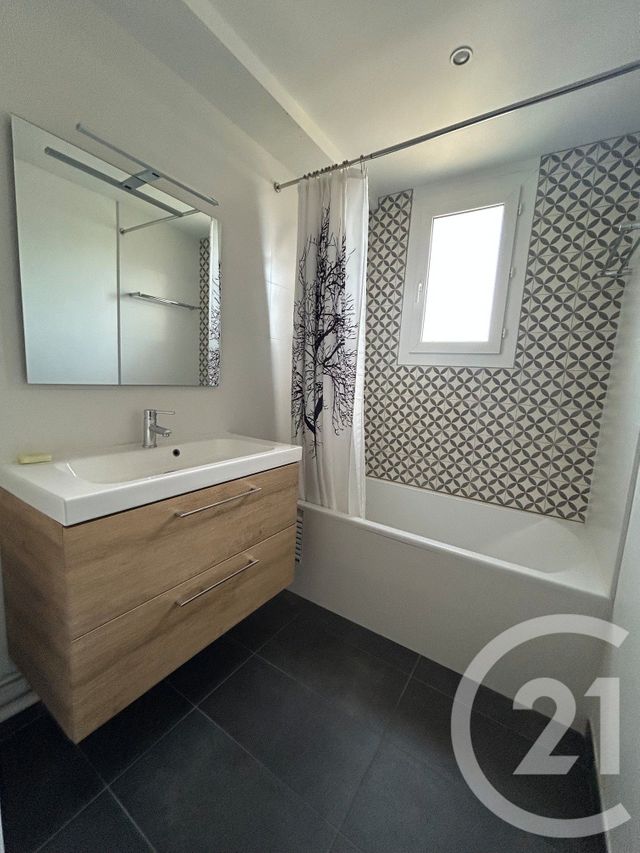 Appartement 4 pièces à louer - 4 pièces - 80.93 m2 - AVON - 77 - ILE-DE-FRANCE - Century 21 Agence Babut