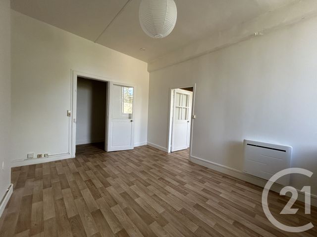 Appartement 2 pièces à louer - 2 pièces - 39.82 m2 - FONTAINEBLEAU - 77 - ILE-DE-FRANCE - Century 21 Agence Babut