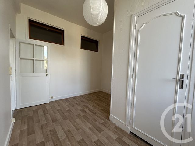 Appartement 2 pièces à louer - 2 pièces - 39.82 m2 - FONTAINEBLEAU - 77 - ILE-DE-FRANCE - Century 21 Agence Babut