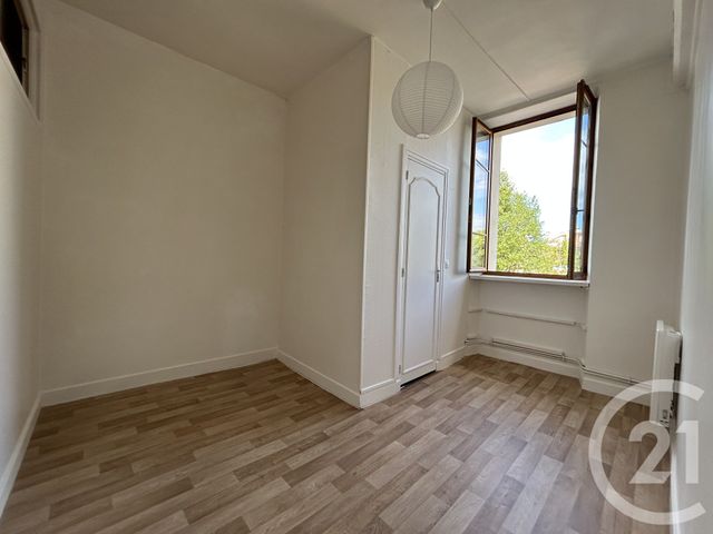 Appartement 2 pièces à louer - 2 pièces - 39.82 m2 - FONTAINEBLEAU - 77 - ILE-DE-FRANCE - Century 21 Agence Babut