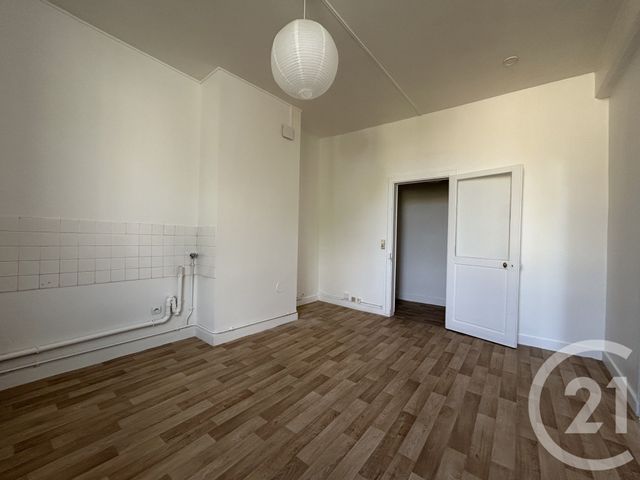 Appartement 2 pièces à louer - 2 pièces - 39.82 m2 - FONTAINEBLEAU - 77 - ILE-DE-FRANCE - Century 21 Agence Babut