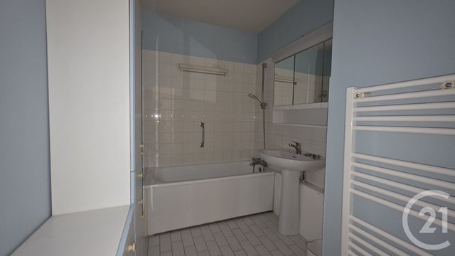 Appartement 3 pièces à louer - 3 pièces - 68.64 m2 - FONTAINEBLEAU - 77 - ILE-DE-FRANCE - Century 21 Agence Babut