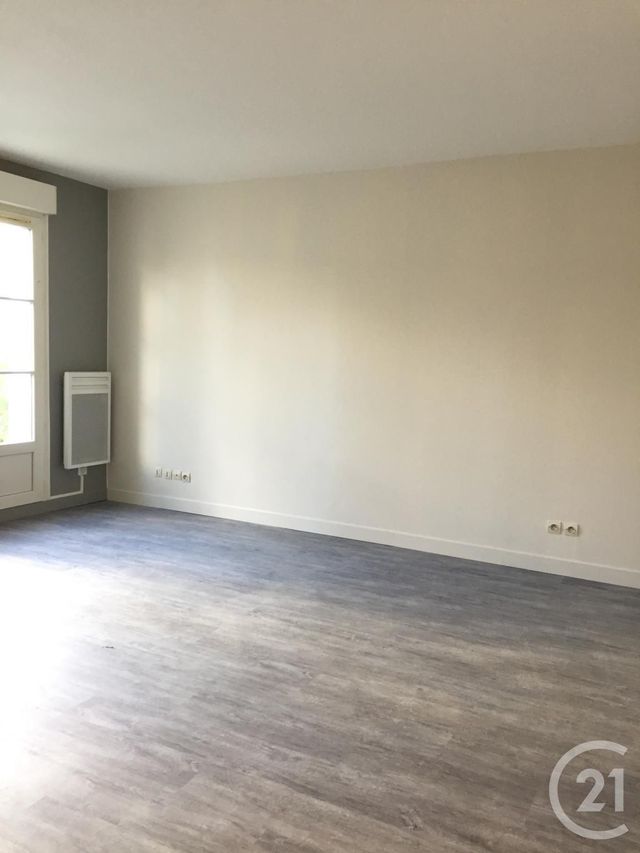 Appartement Studio à louer - 1 pièce - 26.31 m2 - AVON - 77 - ILE-DE-FRANCE - Century 21 Agence Babut