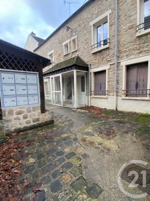 Appartement Studio à louer - 1 pièce - 19.96 m2 - FONTAINEBLEAU - 77 - ILE-DE-FRANCE - Century 21 Agence Babut