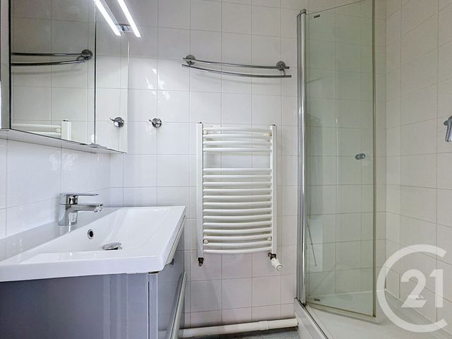Appartement 4 pièces à vendre - 4 pièces - 79.59 m2 - FONTAINEBLEAU - 77 - ILE-DE-FRANCE - Century 21 Agence Babut