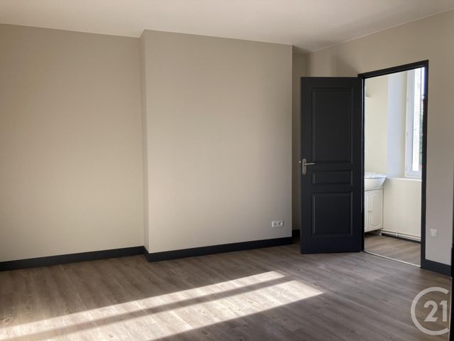 Appartement 2 pièces à louer - 2 pièces - 48.74 m2 - AVON - 77 - ILE-DE-FRANCE - Century 21 Agence Babut