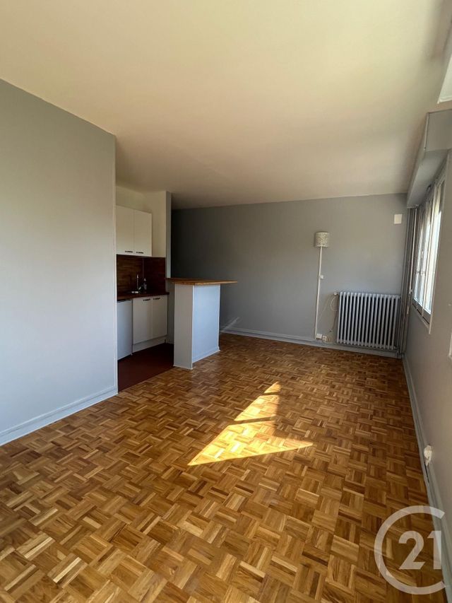 Appartement Studio à louer - 1 pièce - 28.63 m2 - FONTAINEBLEAU - 77 - ILE-DE-FRANCE - Century 21 Agence Babut