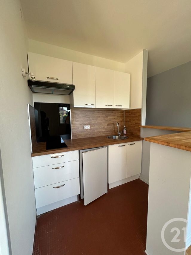 Appartement Studio à louer - 1 pièce - 28.63 m2 - FONTAINEBLEAU - 77 - ILE-DE-FRANCE - Century 21 Agence Babut