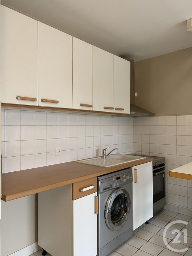 Appartement 2 pièces à louer - 2 pièces - 34.85 m2 - FONTAINEBLEAU - 77 - ILE-DE-FRANCE - Century 21 Agence Babut
