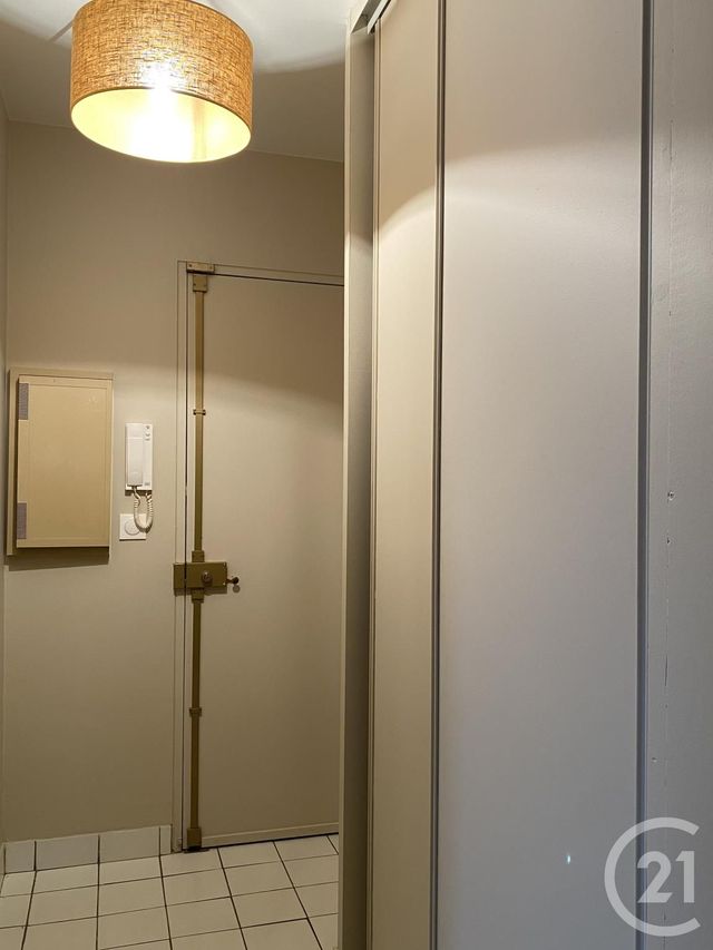 Appartement 2 pièces à louer - 2 pièces - 34.85 m2 - FONTAINEBLEAU - 77 - ILE-DE-FRANCE - Century 21 Agence Babut