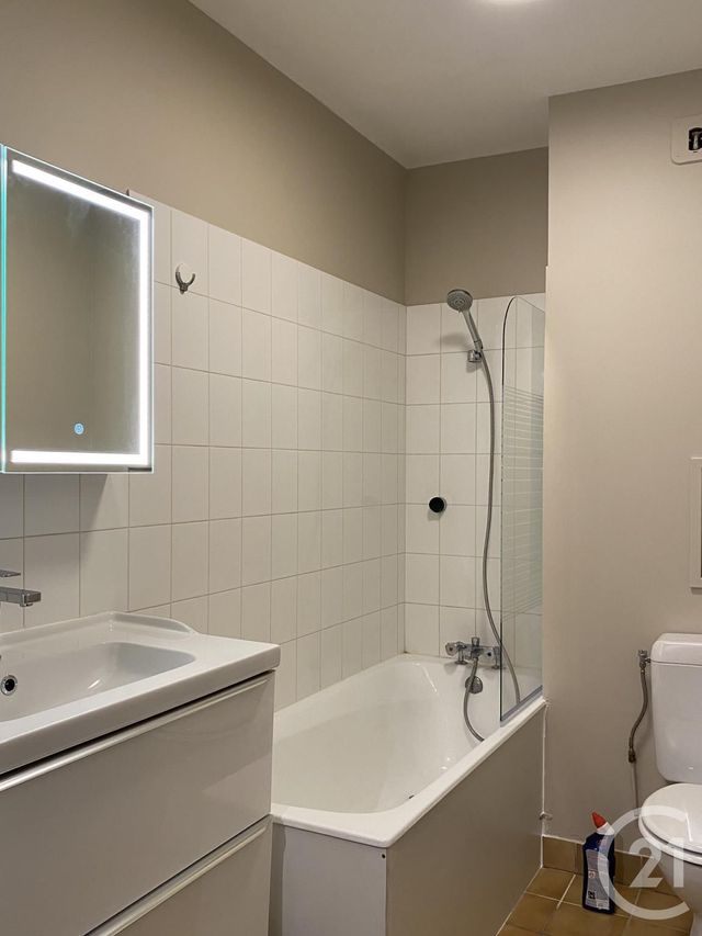Appartement 2 pièces à louer - 2 pièces - 34.85 m2 - FONTAINEBLEAU - 77 - ILE-DE-FRANCE - Century 21 Agence Babut