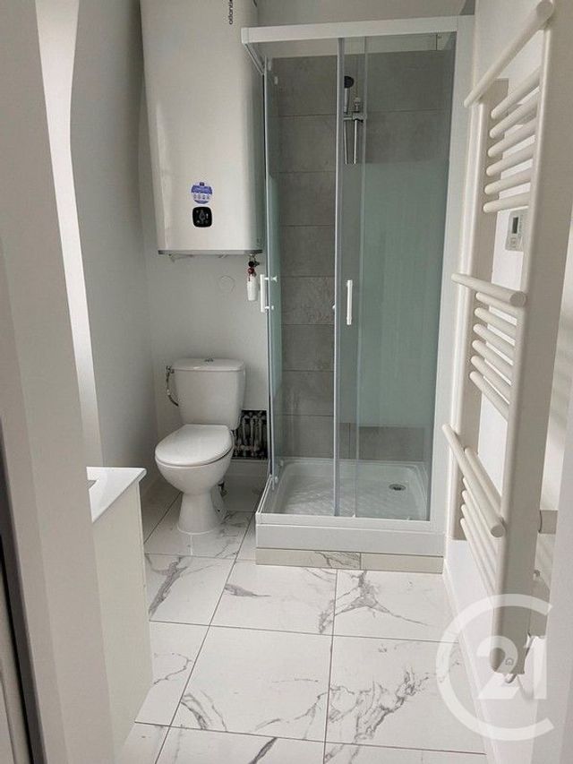 Appartement 2 pièces à louer - 2 pièces - 39.91 m2 - AVON - 77 - ILE-DE-FRANCE - Century 21 Agence Babut