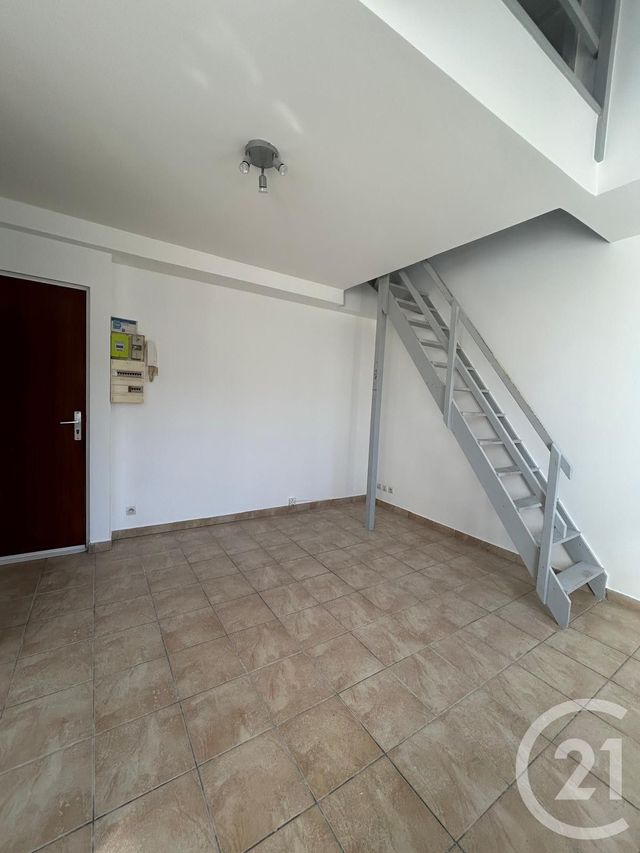 Appartement Studio à louer - 1 pièce - 20.79 m2 - MELUN - 77 - ILE-DE-FRANCE - Century 21 Agence Babut