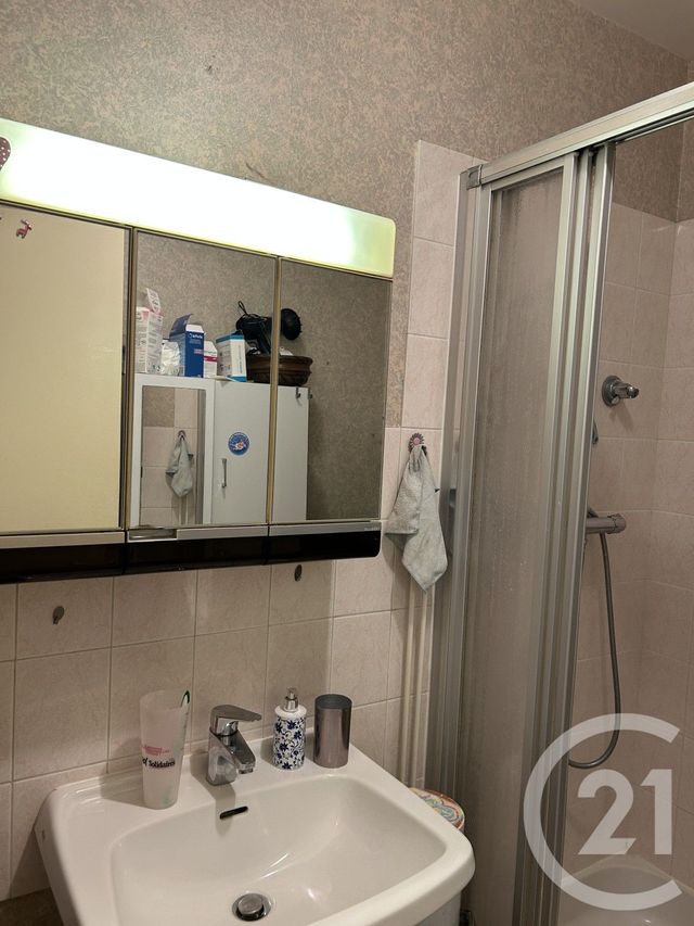 Appartement 2 pièces à louer - 2 pièces - 43.35 m2 - FONTAINEBLEAU - 77 - ILE-DE-FRANCE - Century 21 Agence Babut