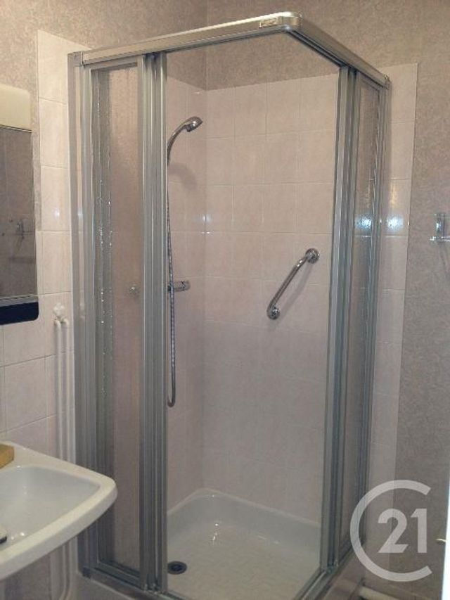 Appartement 2 pièces à louer - 2 pièces - 43.35 m2 - FONTAINEBLEAU - 77 - ILE-DE-FRANCE - Century 21 Agence Babut
