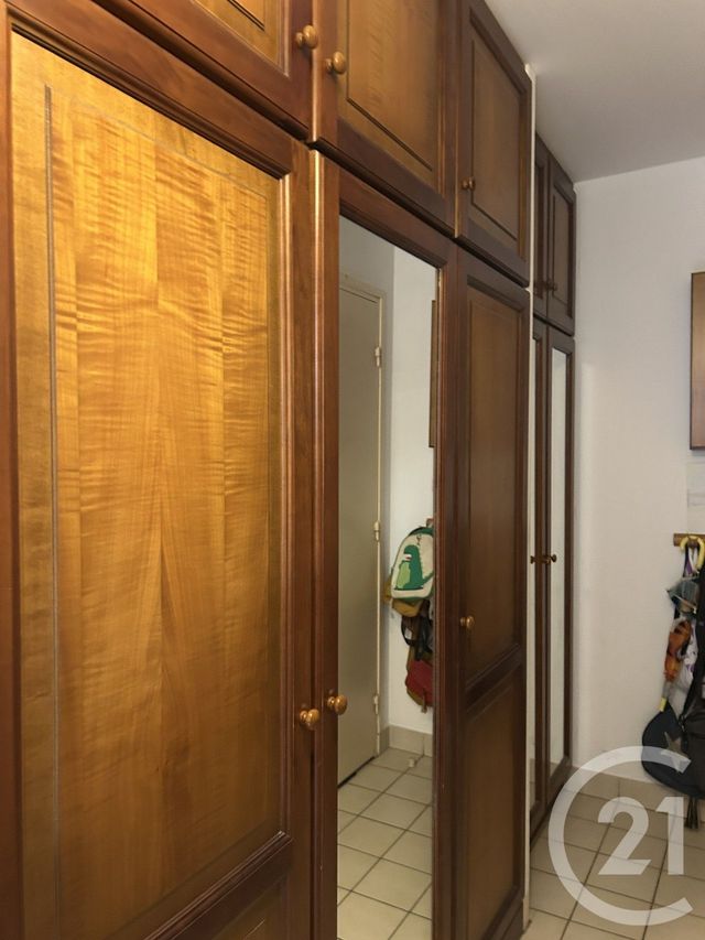 Appartement 2 pièces à louer - 2 pièces - 43.35 m2 - FONTAINEBLEAU - 77 - ILE-DE-FRANCE - Century 21 Agence Babut