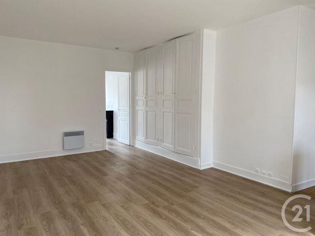Appartement 2 pièces à louer - 2 pièces - 58.12 m2 - FONTAINEBLEAU - 77 - ILE-DE-FRANCE - Century 21 Agence Babut