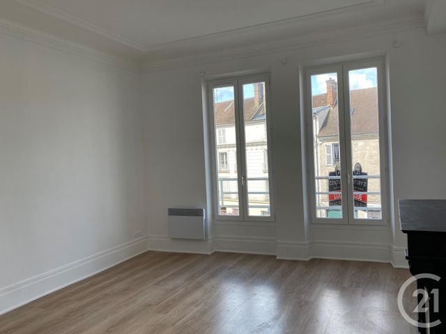 Appartement 2 pièces à louer - 2 pièces - 58.12 m2 - FONTAINEBLEAU - 77 - ILE-DE-FRANCE - Century 21 Agence Babut
