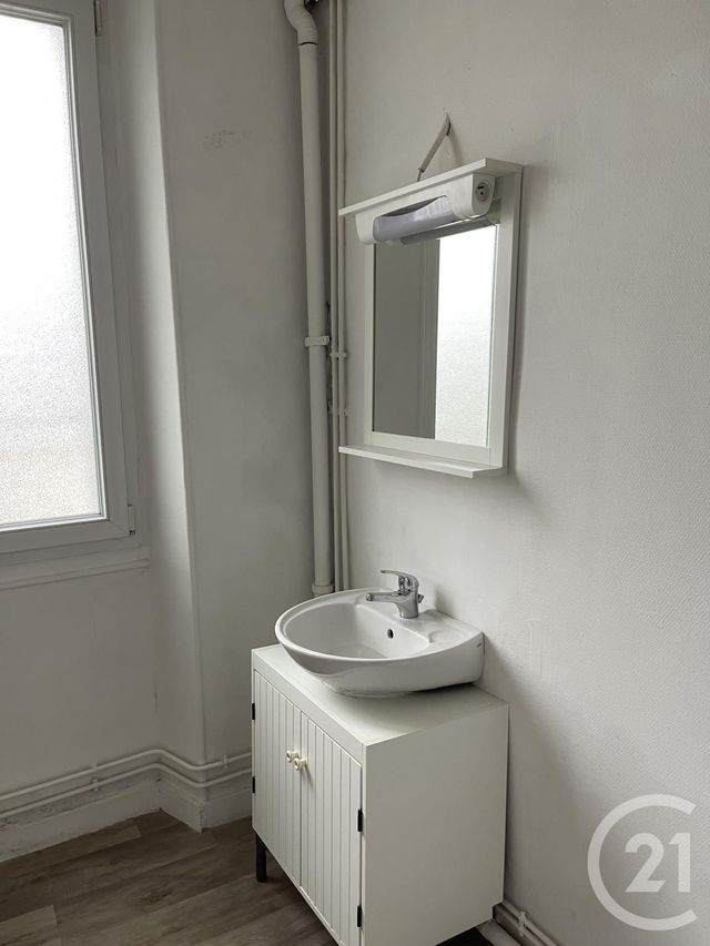 Appartement 2 pièces à louer - 2 pièces - 49.56 m2 - FONTAINEBLEAU - 77 - ILE-DE-FRANCE - Century 21 Agence Babut